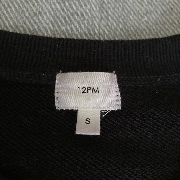 ✨ 5/$15 David Bowie Graphic Pullover - Picture 4 of 4